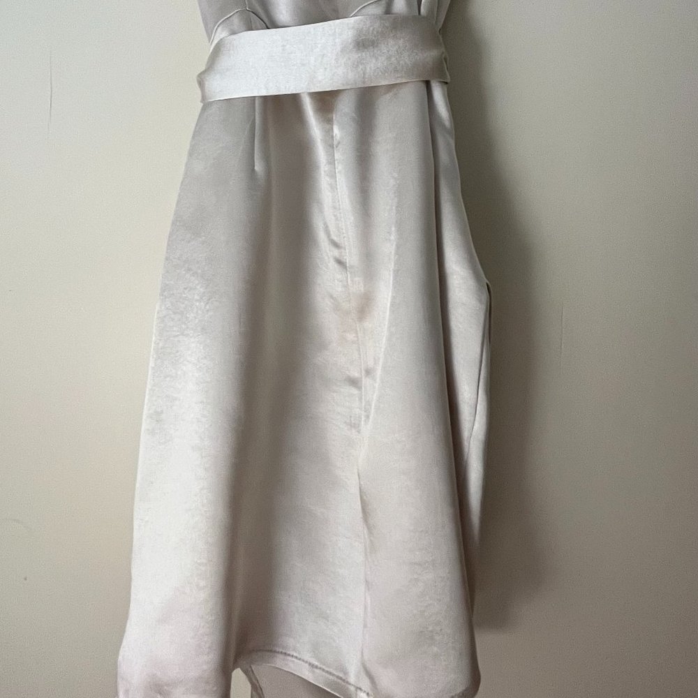 Short Ivory Dress - Picture 6 of 9